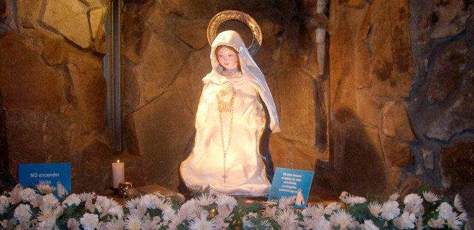 La comunidad platense se une en oración por la vida naciente La comunidad platense se une en oración por la vida naciente