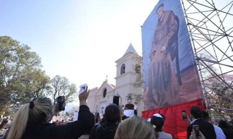 La Iglesia argentina de fiesta: Fray Mamerto Esquiú ya es beato La Iglesia argentina de fiesta: Fray Mamerto Esquiú ya es beato