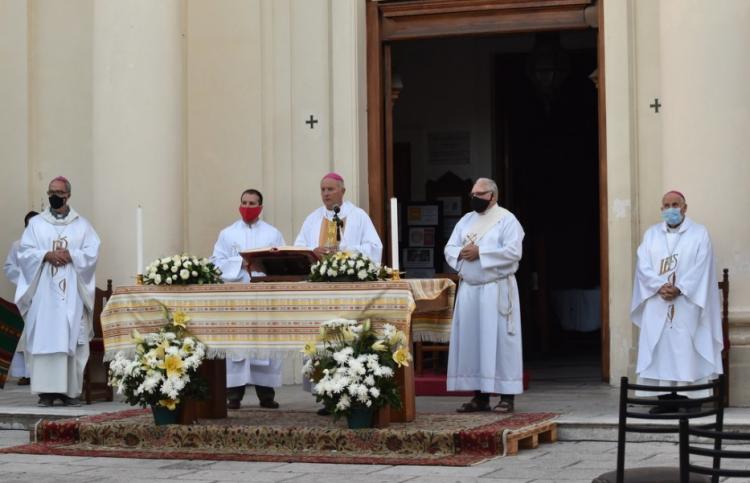Lomas de Zamora celebró a su patrona, Nuestra Señora de la Paz Lomas de Zamora celebró a su patrona, Nuestra Señora de la Paz