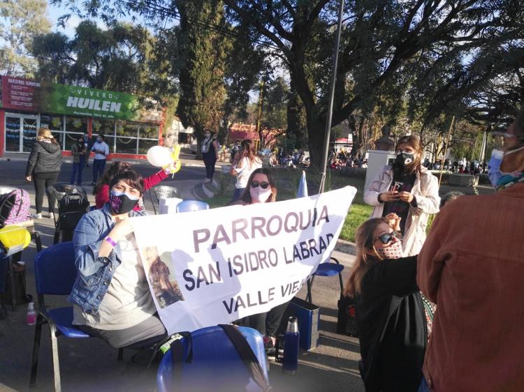 Los fieles compartieron su emoción por el paso a los altares de fray Esquiú Los fieles compartieron su emoción por el paso a los altares de fray Esquiú