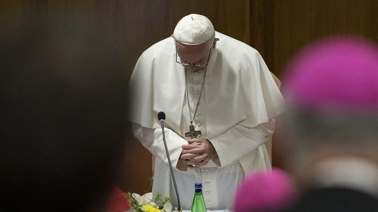 Mensaje del Papa a los obispos franceses reunidos en Lourdes Mensaje del Papa a los obispos franceses reunidos en Lourdes