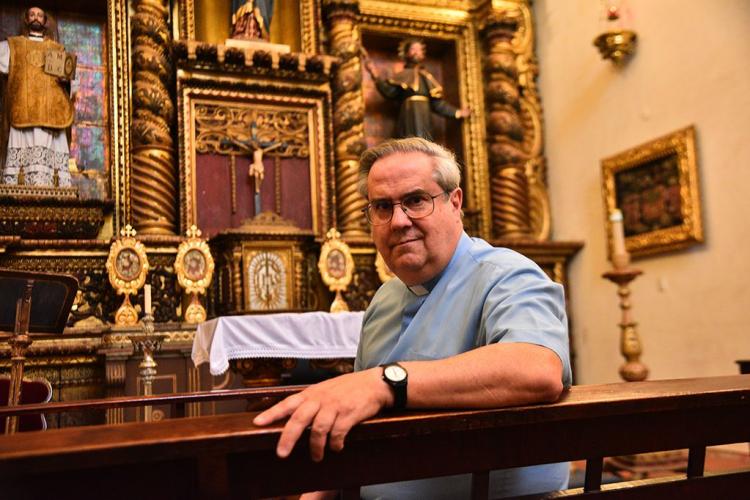 Mons. Ángel Rossi recibe su ordenación episcopal en Córdoba Mons. Ángel Rossi recibe su ordenación episcopal en Córdoba