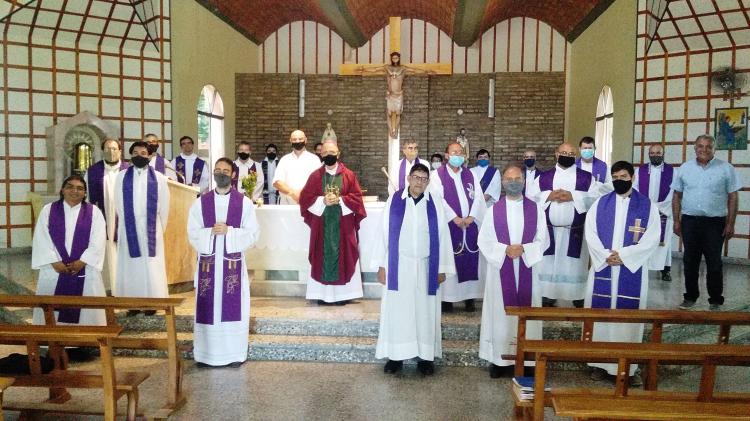 Mons. Barbaro visitó las comunidades que tienen nuevos párrocos Mons. Barbaro visitó las comunidades que tienen nuevos párrocos