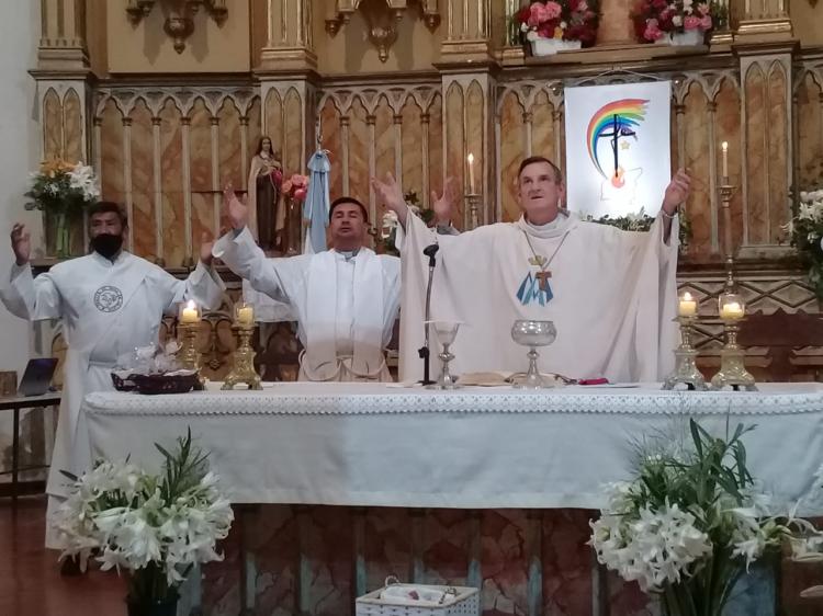 Mons. Canecín animó a los fieles a caminar juntos Mons. Canecín animó a los fieles a caminar juntos