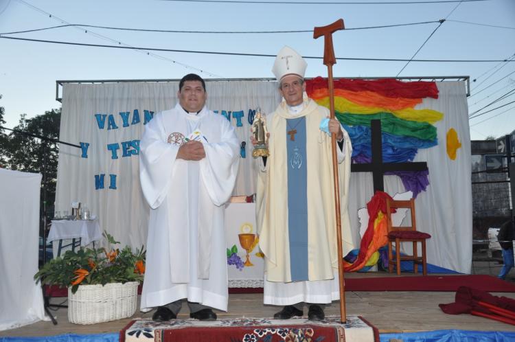 Mons. Canecín pidió a la Virgen del Carmen que nos ayude a caminar juntos Mons. Canecín pidió a la Virgen del Carmen que nos ayude a caminar juntos