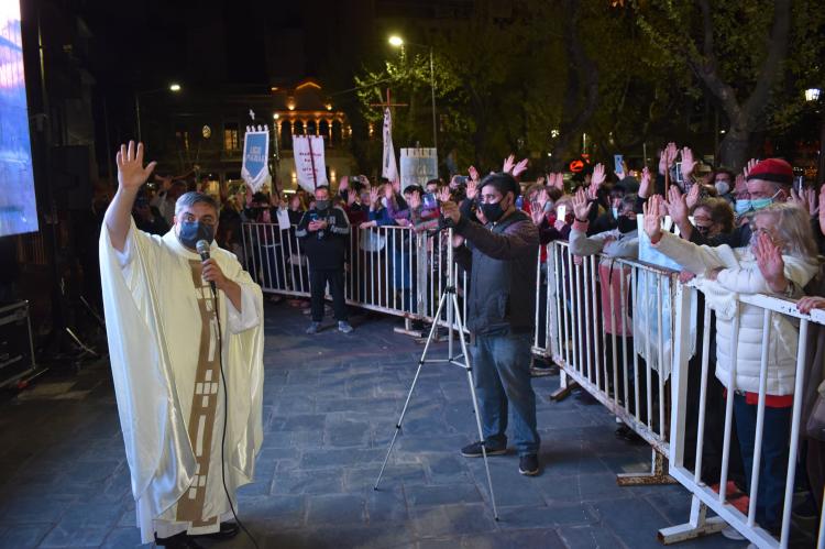 Mons. Margni pide respetar indicaciones sanitarias para participar de las celebraciones religiosas Mons. Margni pide respetar indicaciones sanitarias para participar de las celebraciones religiosas