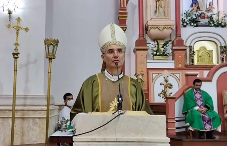 Mons. Montini: "La vida comunitaria va puliendo el virus de la ambición" Mons. Montini: "La vida comunitaria va puliendo el virus de la ambición"