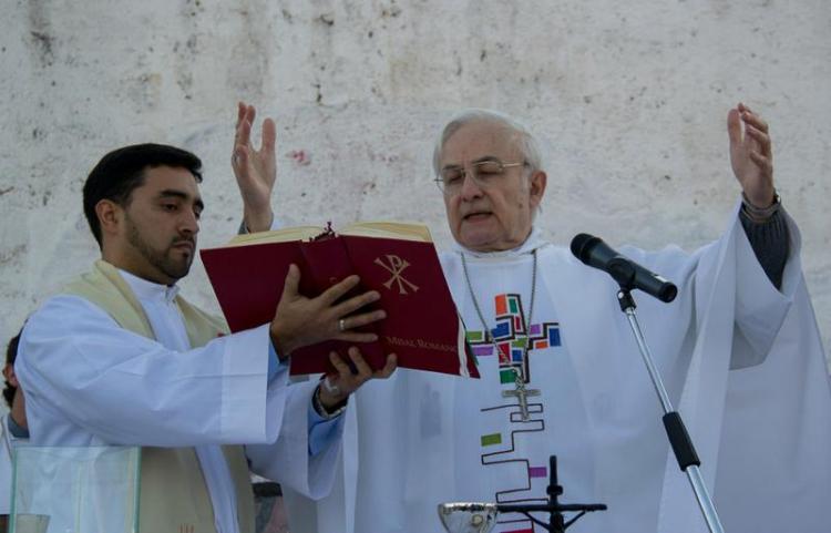 Mons. Ñáñez celebra sus bodas de oro sacerdotales Mons. Ñáñez celebra sus bodas de oro sacerdotales