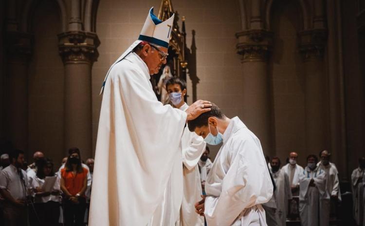 Mons. Ojea ordenó un nuevo diácono en San Isidro Mons. Ojea ordenó un nuevo diácono en San Isidro