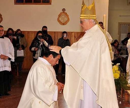 Mons. Slaby ordenó nuevo sacerdote de la prelatura de Esquel Mons. Slaby ordenó nuevo sacerdote de la prelatura de Esquel