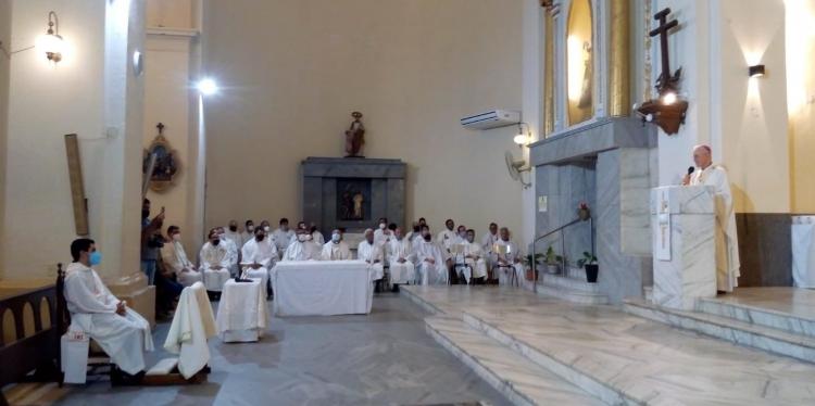 Mons. Stanovnik animó al nuevo sacerdote a emprender la misión Mons. Stanovnik animó al nuevo sacerdote a emprender la misión