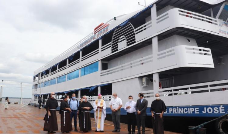 San Juan XXIII, tercer barco hospital que navega por el Amazonas San Juan XXIII, tercer barco hospital que navega por el Amazonas