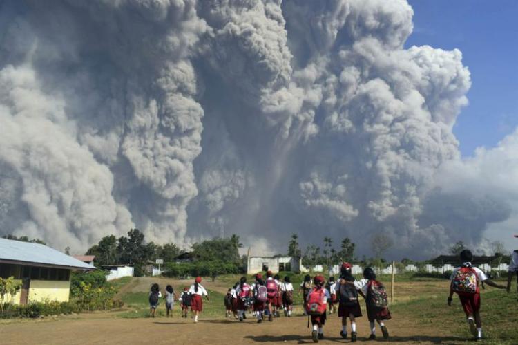 Solidaridad del Papa ante la tragedia del volcán Semeru, en Indonesia Solidaridad del Papa ante la tragedia del volcán Semeru, en Indonesia