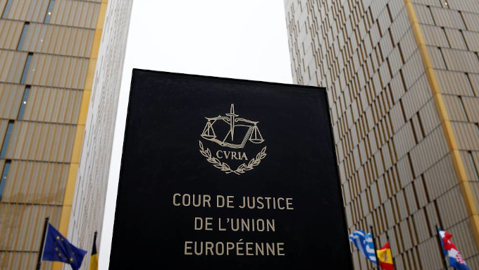 Tribunal europeo avala que empresas prohíban a sus empleados el uso de signos religiosos Tribunal europeo avala que empresas prohíban a sus empleados el uso de signos religiosos