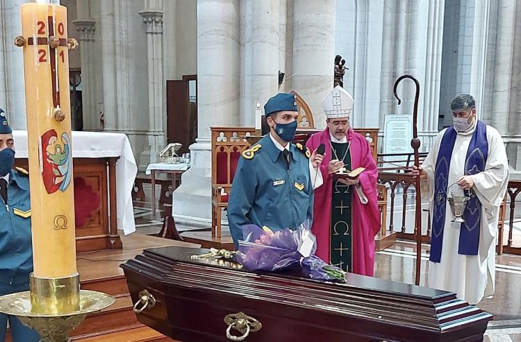 Último adiós de la comunidad platense a monseñor Cándido Montaña Último adiós de la comunidad platense a monseñor Cándido Montaña