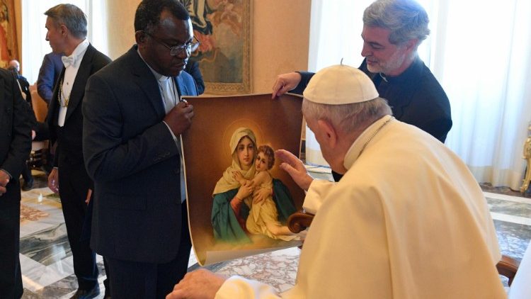 "A menudo vemos que la naturaleza de la familia es atacada", lamentó el Papa "A menudo vemos que la naturaleza de la familia es atacada", lamentó el Papa