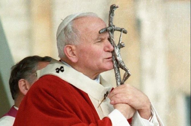 'Abran las puertas a Cristo': el mensaje de Juan Pablo II resuena en la Plaza de San Pedro