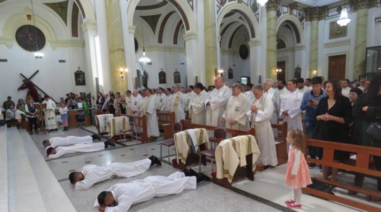 La Iglesia bahiense celebró la ordenación de un sacerdote y tres diáconos La Iglesia bahiense celebró la ordenación de un sacerdote y tres diáconos