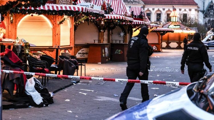Alemania: el obispo de Magdeburgo reza por todas las víctimas del ataque terrorista Alemania: el obispo de Magdeburgo reza por todas las víctimas del ataque terrorista