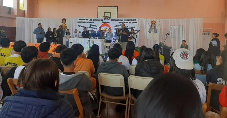 Añatuya: más de 400 jóvenes en el encuentro de la Pastoral diocesana Añatuya: más de 400 jóvenes en el encuentro de la Pastoral diocesana