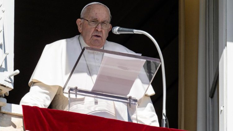 Ángelus papal: las relaciones virtuales no pueden sustituir la presencia concreta Ángelus papal: las relaciones virtuales no pueden sustituir la presencia concreta
