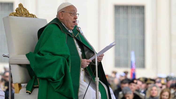 Ángelus: 'Que callen las armas y se escuche el grito del pueblo que pide paz' Ángelus: 'Que callen las armas y se escuche el grito del pueblo que pide paz'
