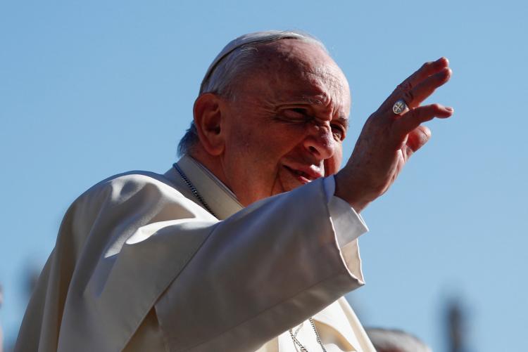 Apoyo de los obispos al Papa ante el "maltrato injusto" hacia su persona y su misión Apoyo de los obispos al Papa ante el "maltrato injusto" hacia su persona y su misión