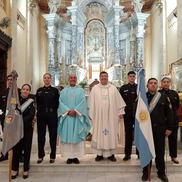 Asumió el primer capellán de la región Litoral-Santa Fe de la Policía Federal Argentina Asumió el primer capellán de la región Litoral-Santa Fe de la Policía Federal Argentina