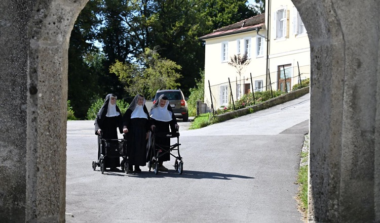 Austria: tres monjas octogenarias huyen del asilo y regresan a su convento