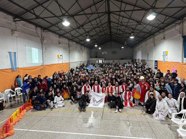 Avellaneda-Lanús: vigilia juvenil para celebrar Pentecostés Avellaneda-Lanús: vigilia juvenil para celebrar Pentecostés