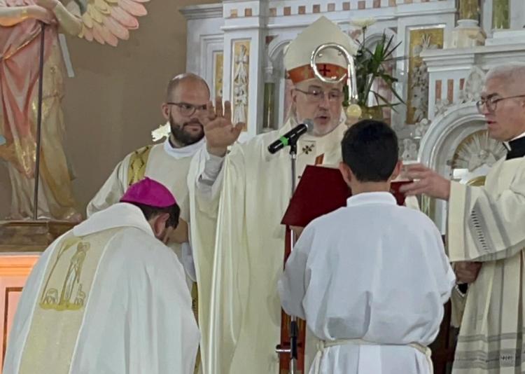 Bahía Blanca: Mons. Fournau recibió su ordenación episcopal Bahía Blanca: Mons. Fournau recibió su ordenación episcopal