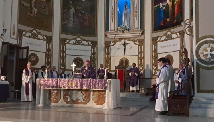 Bahía Blanca: 'Vinimos a rezar porque abunda el dolor y la herida es grande' Bahía Blanca: 'Vinimos a rezar porque abunda el dolor y la herida es grande'