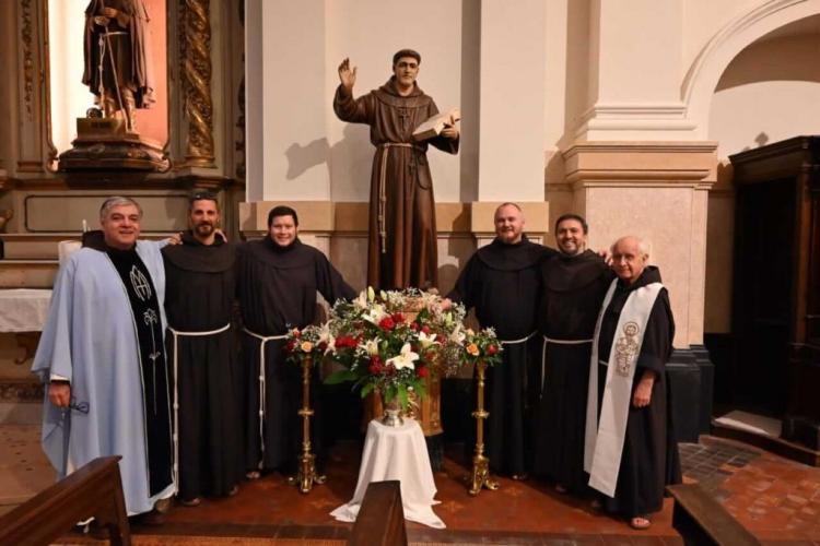 Bendijeron una imagen de Fray Mamerto Esquiú en la basílica porteña de San Francisco Bendijeron una imagen de Fray Mamerto Esquiú en la basílica porteña de San Francisco