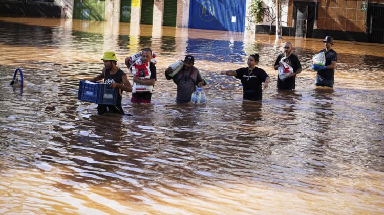 Brasil: El Papa envía 100 mil euros para ayudar a los afectados por las inundaciones Brasil: El Papa envía 100 mil euros para ayudar a los afectados por las inundaciones
