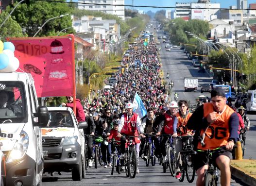Caravana de la Primavera: 25.000 personas bicicletearon en Mar Del Plata Caravana de la Primavera: 25.000 personas bicicletearon en Mar Del Plata