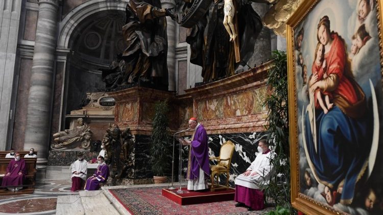 Card. Parolin: "Orar nunca es inútil, puede cambiar el corazón y la mente" Card. Parolin: "Orar nunca es inútil, puede cambiar el corazón y la mente"