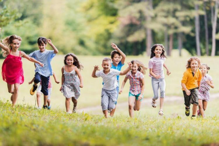 Card. Rossi: 'El desafío es poner a los niños en el centro de nuestra vida'