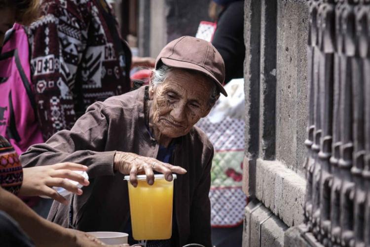 Cáritas invita a una 'caridad renovada' en el mes de los pobres Cáritas invita a una 'caridad renovada' en el mes de los pobres