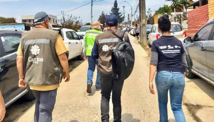 Cáritas Chile sigue aunando esfuerzos para asistir a los afectados por los incendios Cáritas Chile sigue aunando esfuerzos para asistir a los afectados por los incendios