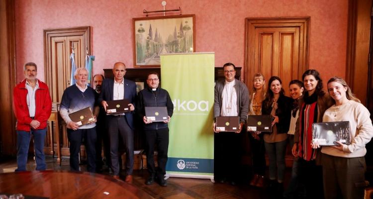 Cáritas recibe donaciones informáticas para impulsar el trabajo de emprendedores Cáritas recibe donaciones informáticas para impulsar el trabajo de emprendedores