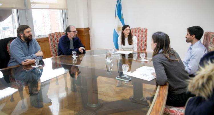 Cáritas y el Gobierno acuerdan una agenda común para tratar la crisis alimentaria Cáritas y el Gobierno acuerdan una agenda común para tratar la crisis alimentaria