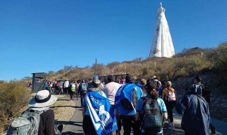 Catamarca: numerosa primera peregrinación juvenil a la Virgen de El Rodeo