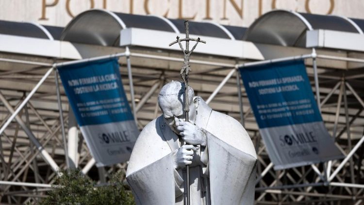 Catequesis del Papa: 'Aprendamos de la fe y la esperanza de los Magos en el Niño Jesús'