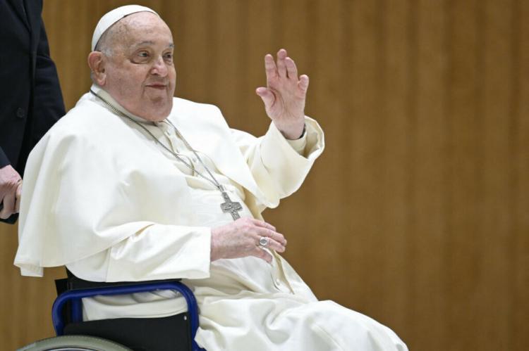 Catequesis del Papa: 'Debemos liberarnos de las cargas que nos alejan de Dios' Catequesis del Papa: 'Debemos liberarnos de las cargas que nos alejan de Dios'