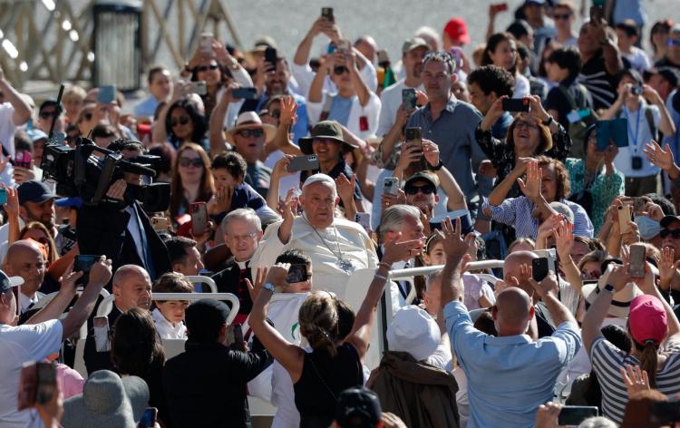 Catequesis del Papa: El Espíritu Santo nos hace verdaderamente libres Catequesis del Papa: El Espíritu Santo nos hace verdaderamente libres