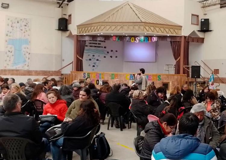 Catequistas de Avellaneda-Lanús renovaron sus mandatos en un encuentro diocesano Catequistas de Avellaneda-Lanús renovaron sus mandatos en un encuentro diocesano