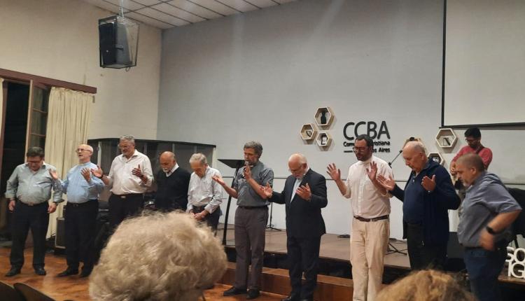 Católicos y evangélicos rezaron juntos una oración por el país Católicos y evangélicos rezaron juntos una oración por el país