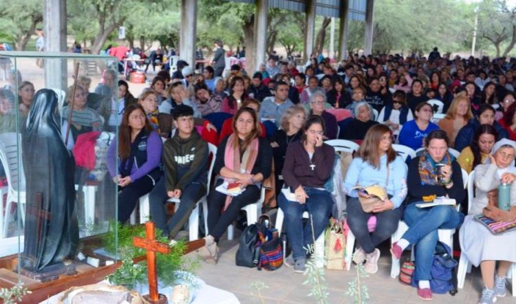 Cerca de 800 devotos participaron del 15º Retiro de Mama Antula Cerca de 800 devotos participaron del 15º Retiro de Mama Antula