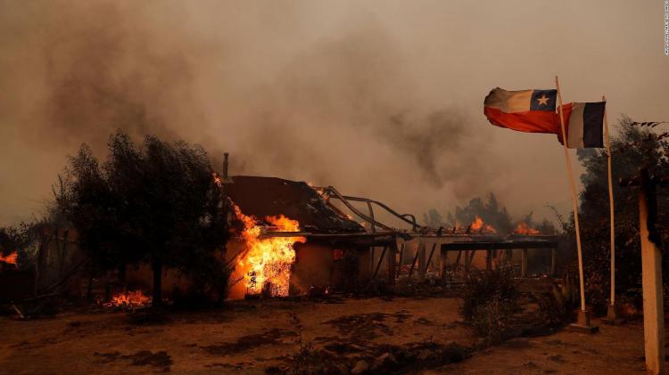 Cercanía del Papa con las familias de las víctimas de los incendios en Chile Cercanía del Papa con las familias de las víctimas de los incendios en Chile