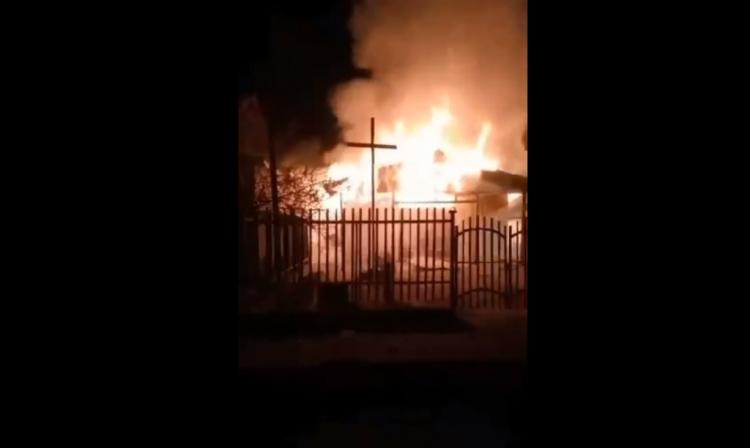 Chile: otra capilla destruida por un incendio intencional Chile: otra capilla destruida por un incendio intencional